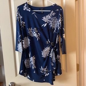 3/4 sleeve Alfani tunic with side tie. medium